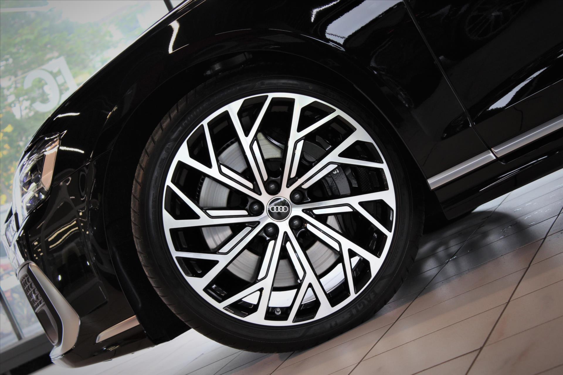 Audi S8