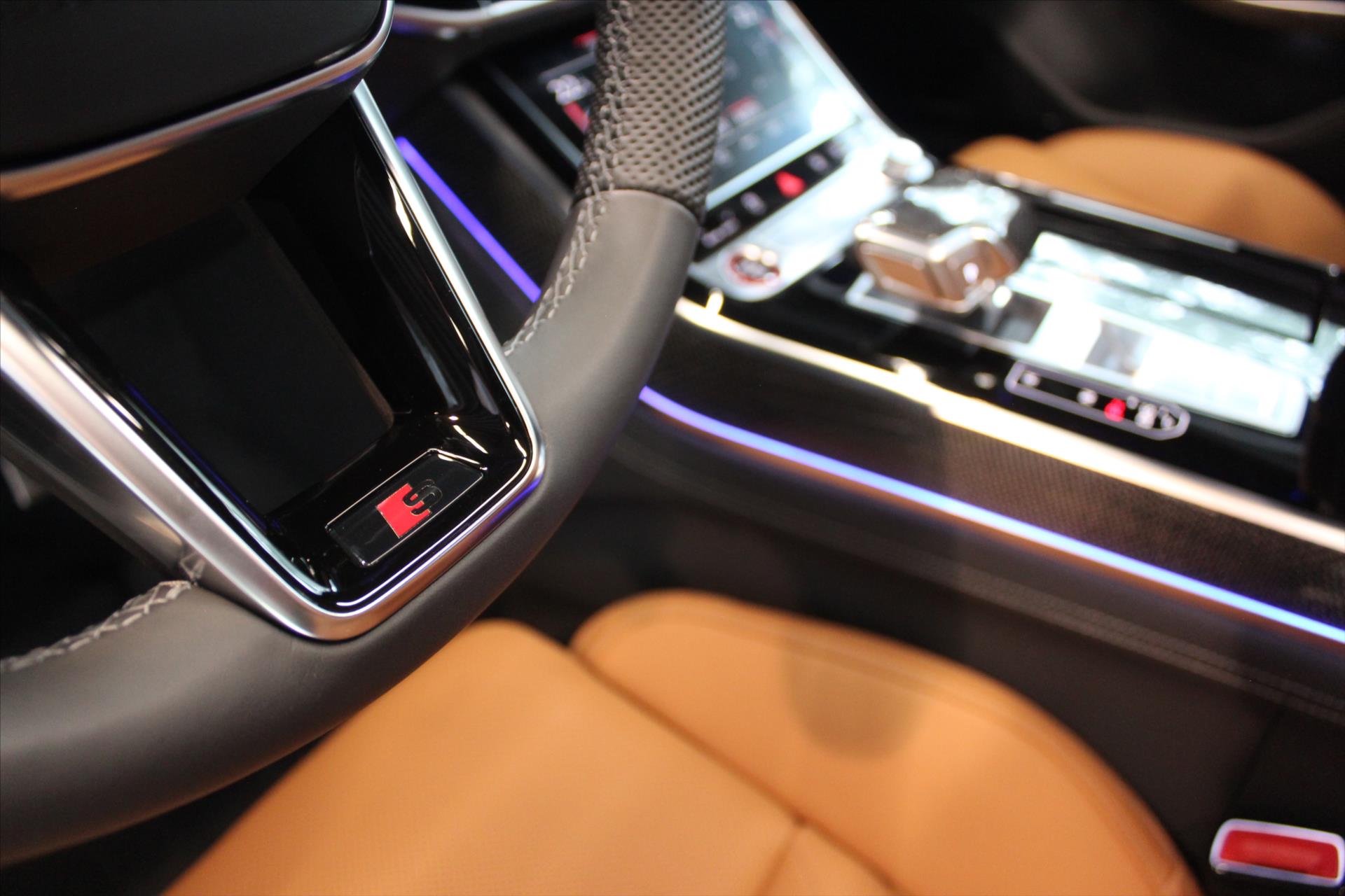 Audi S8