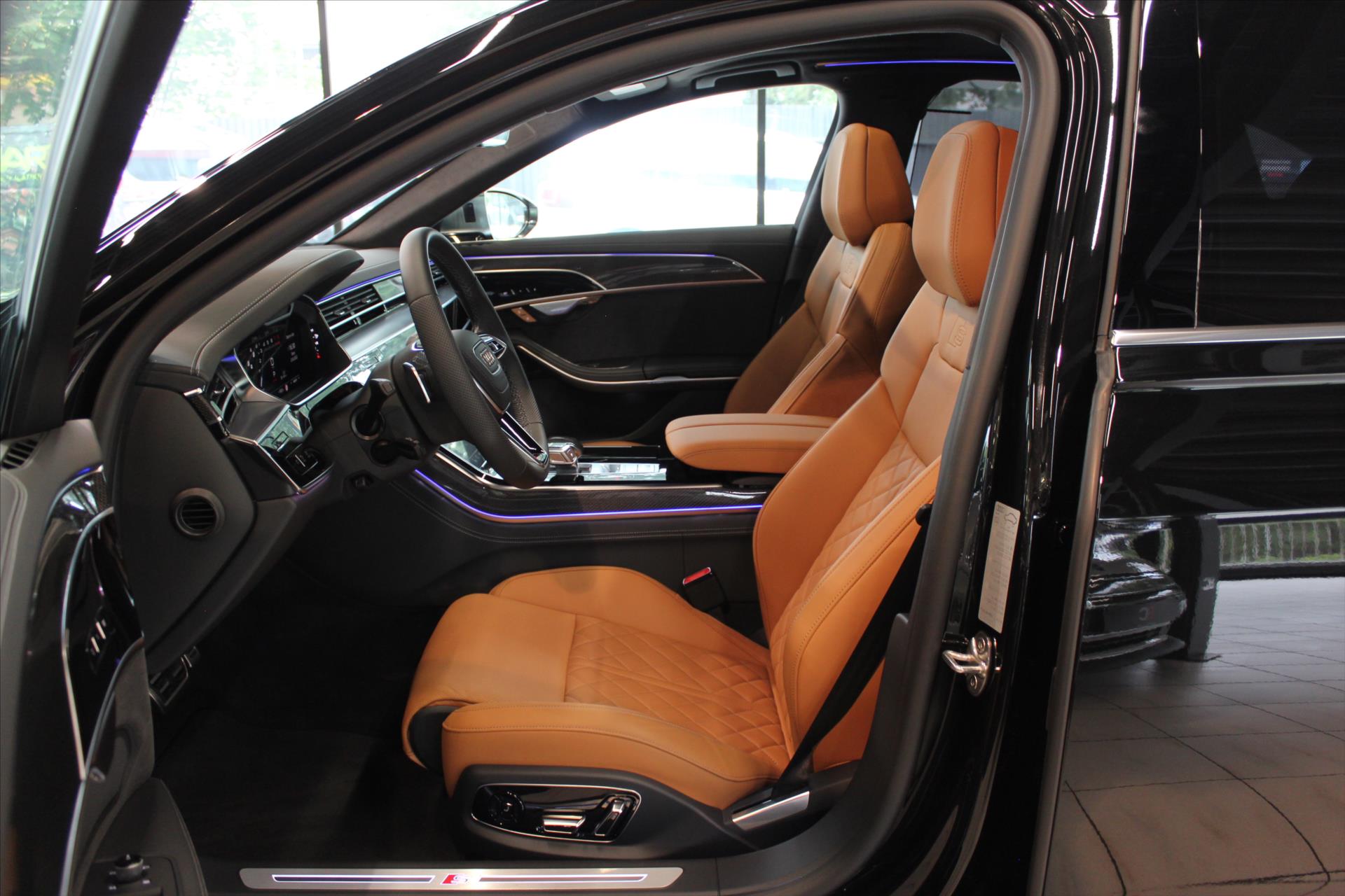 Audi S8