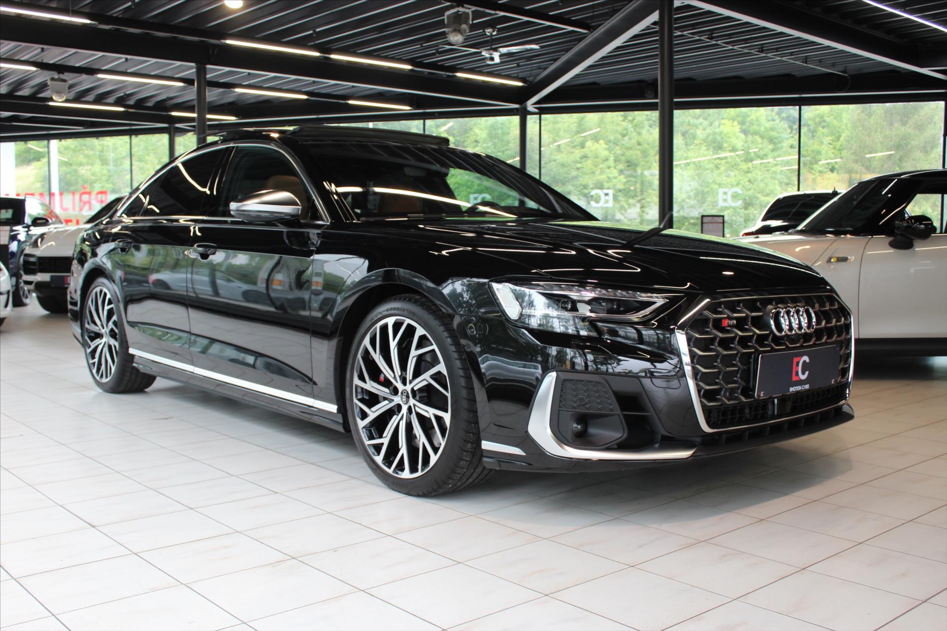 Audi S8