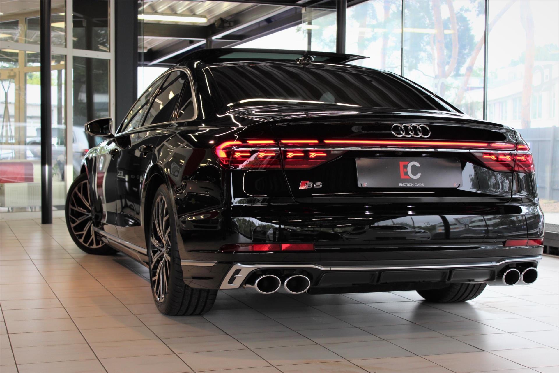 Audi S8