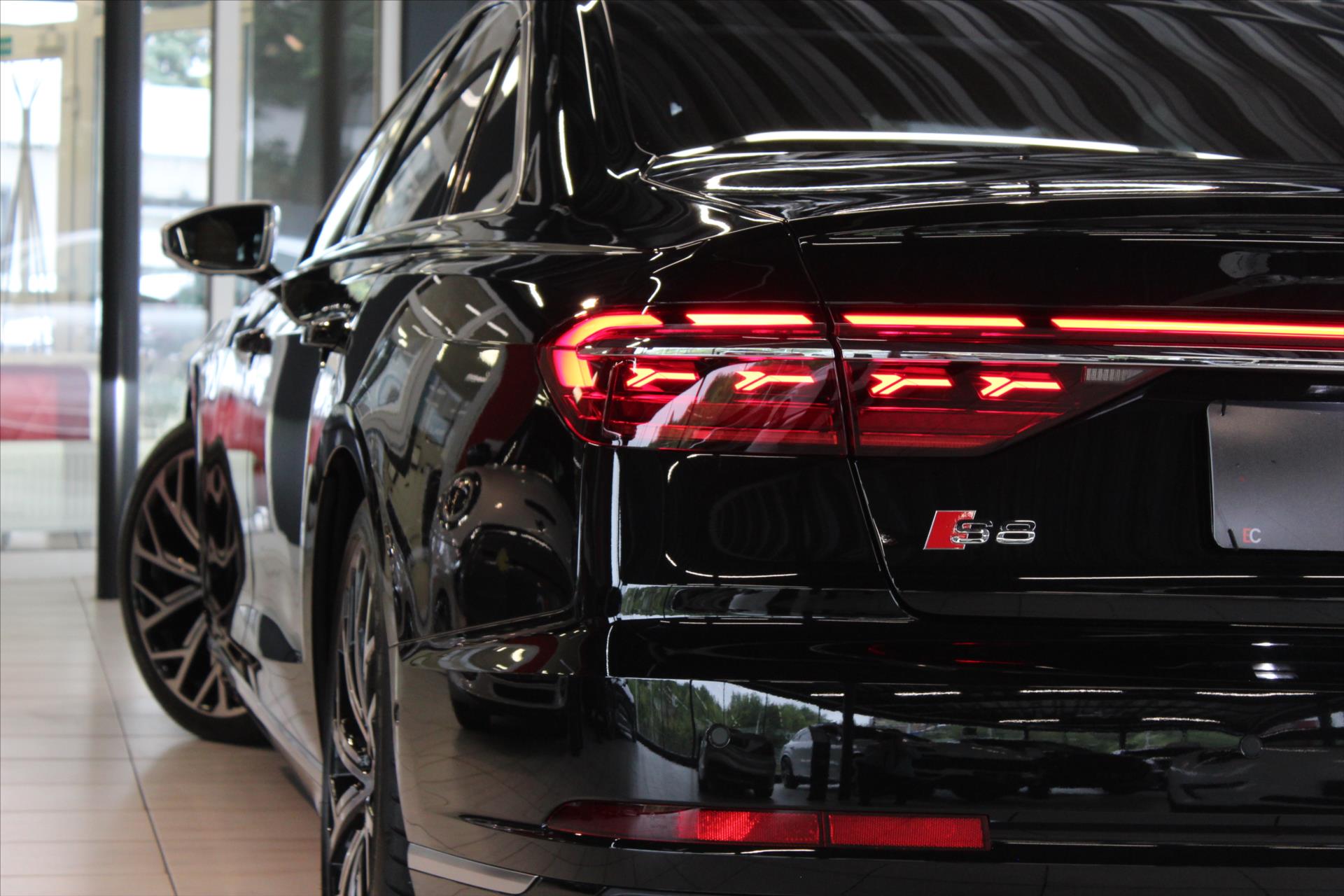 Audi S8