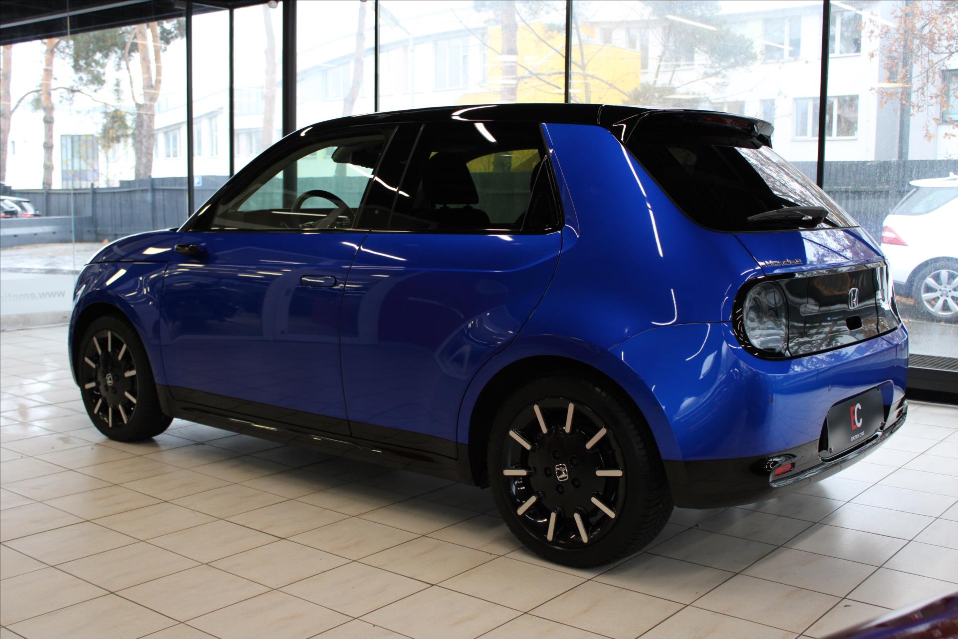 Honda e